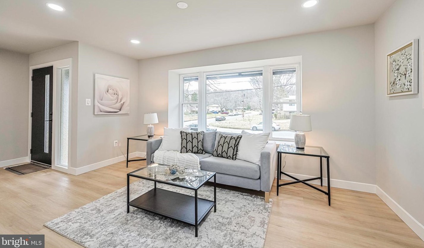 4405 San Carlos Dr, Fairfax VA  22030-5372 exterior