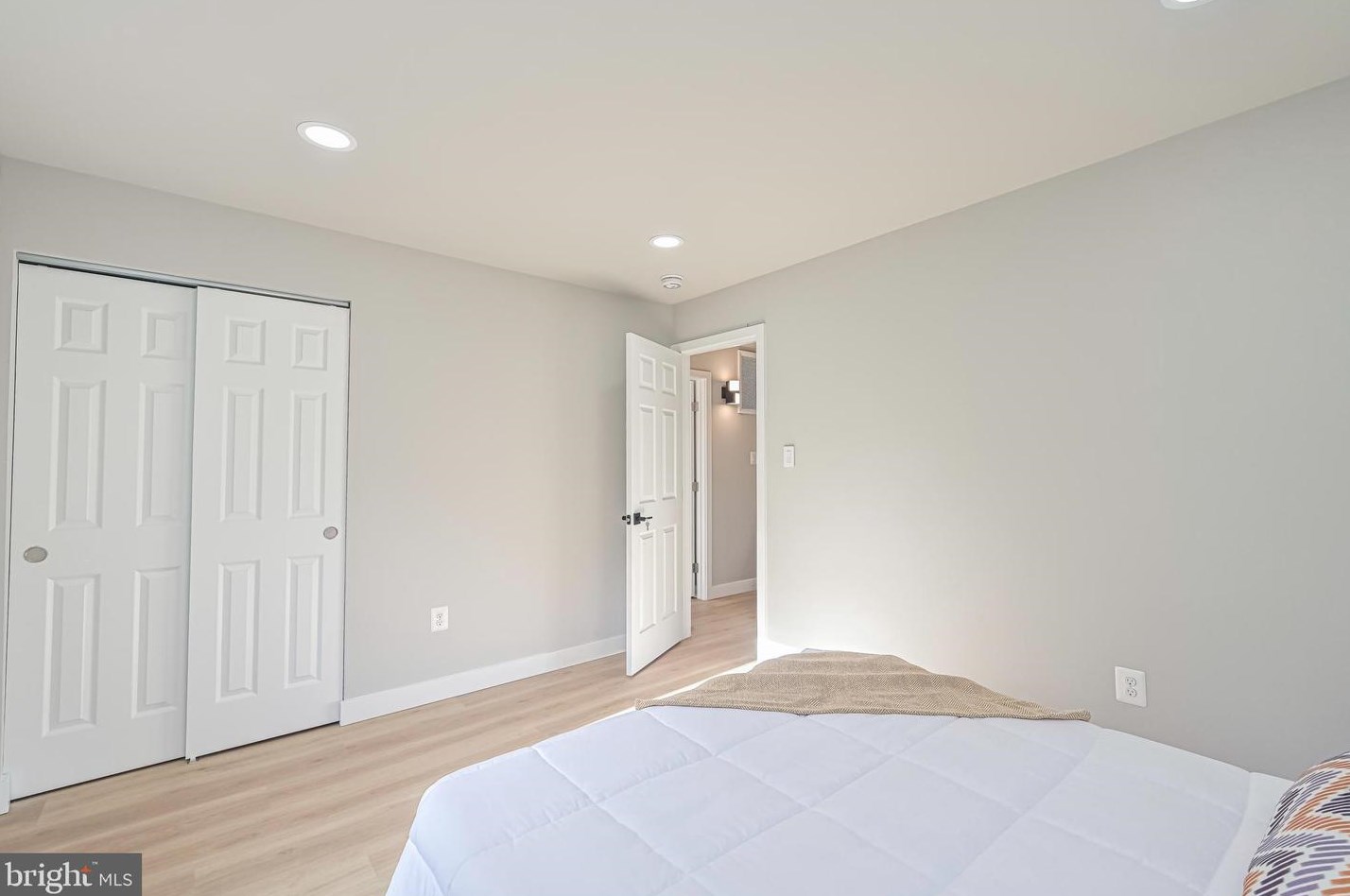 4405 San Carlos Dr, Fairfax VA  22030-5372 exterior