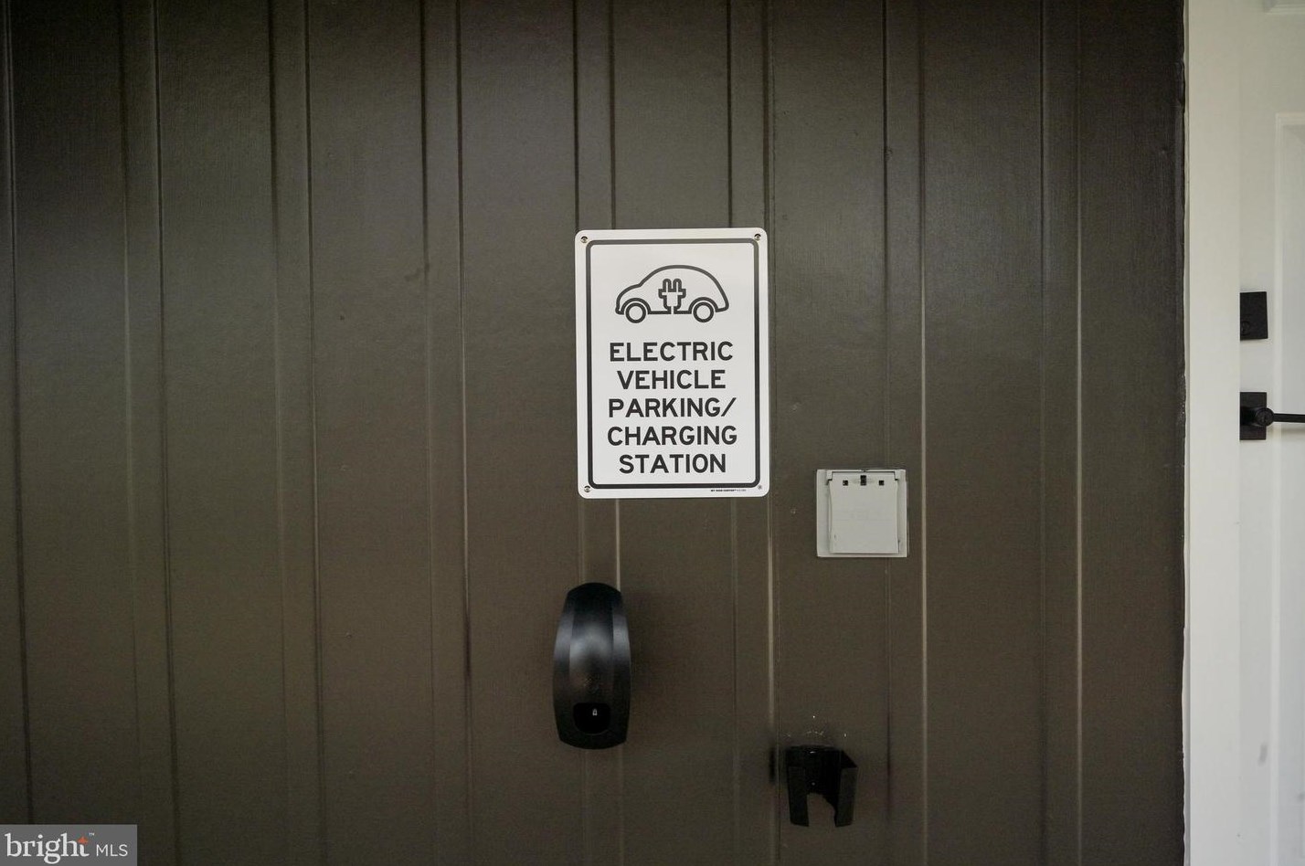 4405 San Carlos Dr, Fairfax VA  22030-5372 exterior