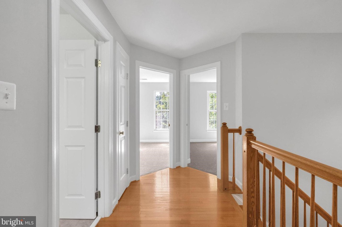 14201 Glade Spg Dr, Centreville VA 20121-5603 exterior