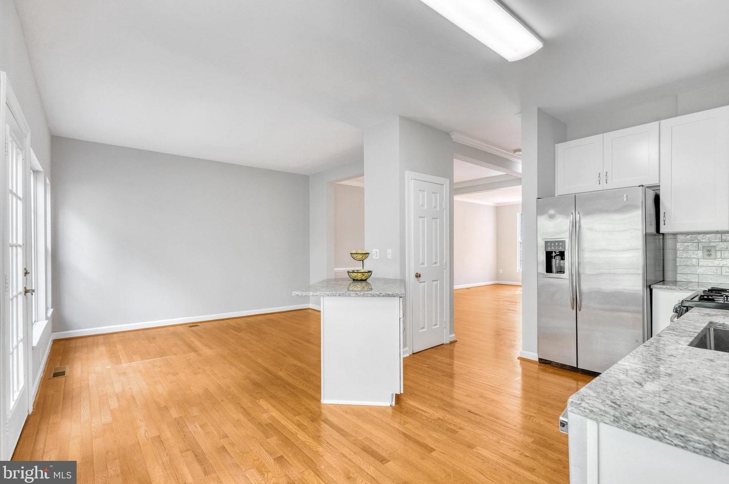 14201 Glade Spg Dr, Centreville VA 20121-5603 exterior