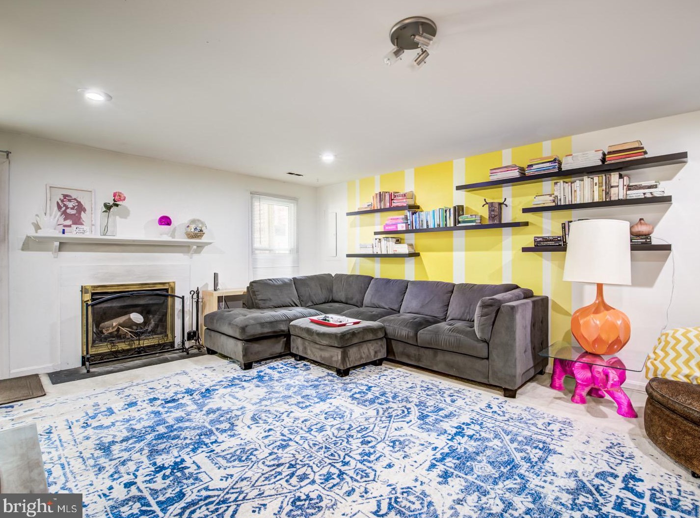 6325 Mary Todd Ct, Centreville VA 20121-3547 exterior