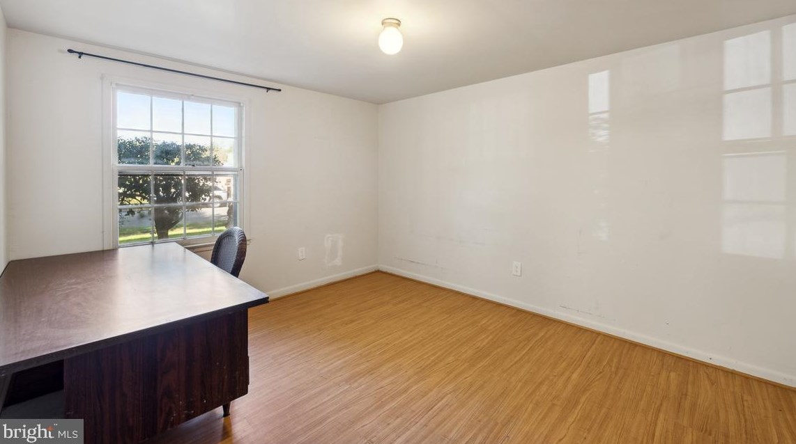 9519 Old Creek Dr, Fairfax VA 22032-1237 exterior