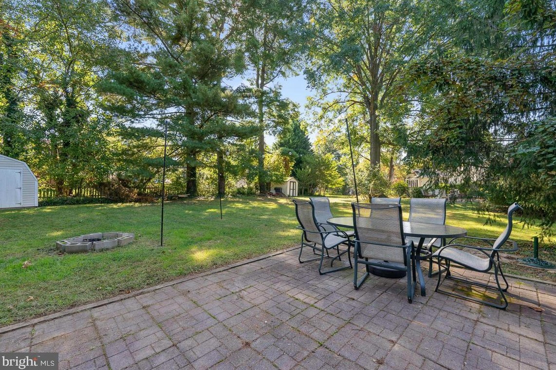 9519 Old Creek Dr, Fairfax VA 22032-1237 exterior