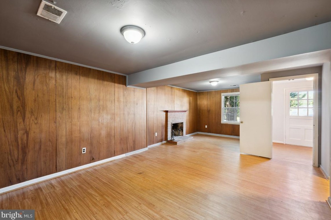 9519 Old Creek Dr, Fairfax VA 22032-1237 exterior