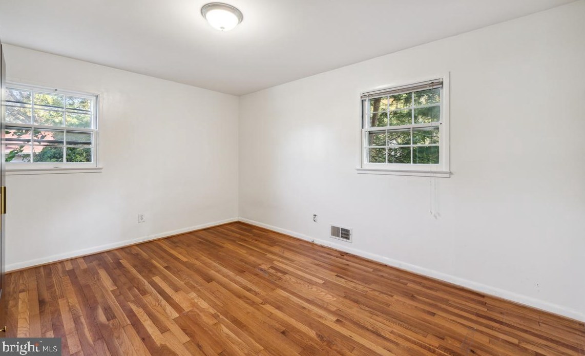 9519 Old Creek Dr, Fairfax VA 22032-1237 exterior