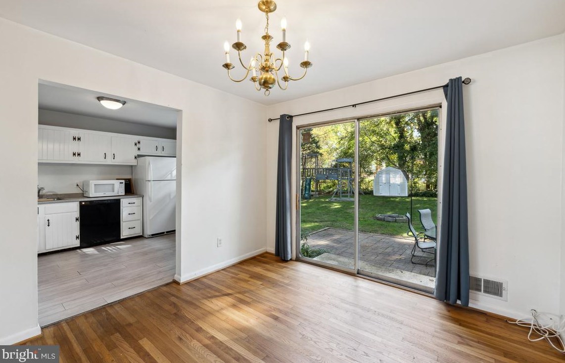 9519 Old Creek Dr, Fairfax VA 22032-1237 exterior