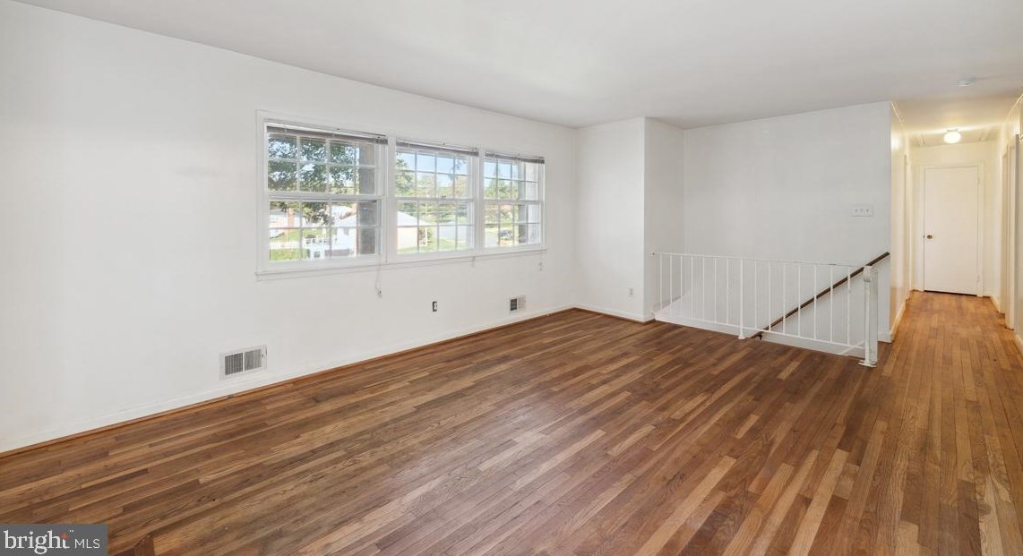 9519 Old Creek Dr, Fairfax VA 22032-1237 exterior