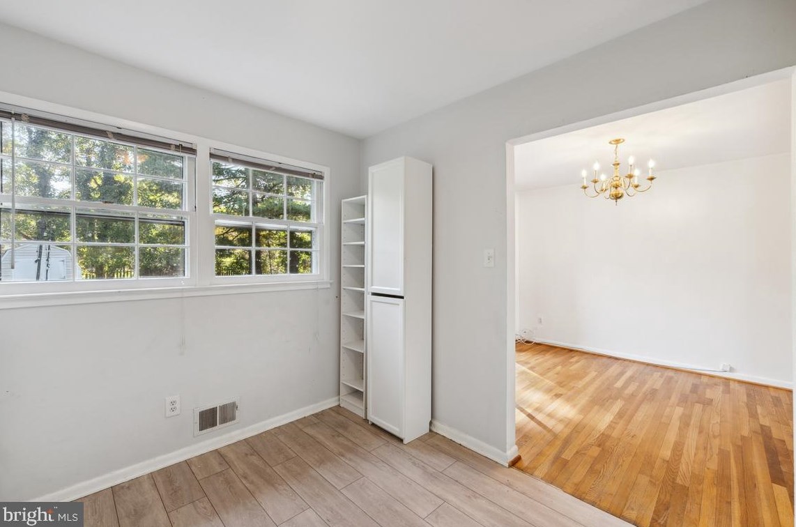 9519 Old Creek Dr, Fairfax VA 22032-1237 exterior