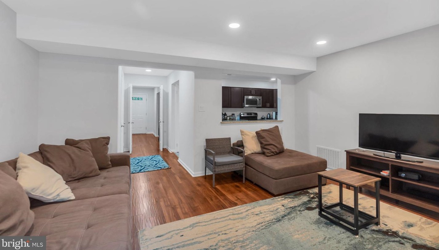 2311 Mcgregor Ct, Vienna VA  22182-5235 exterior