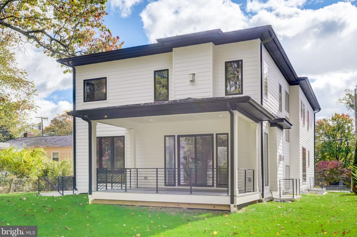 119 Moore Ave, Vienna VA  22180-5872 exterior