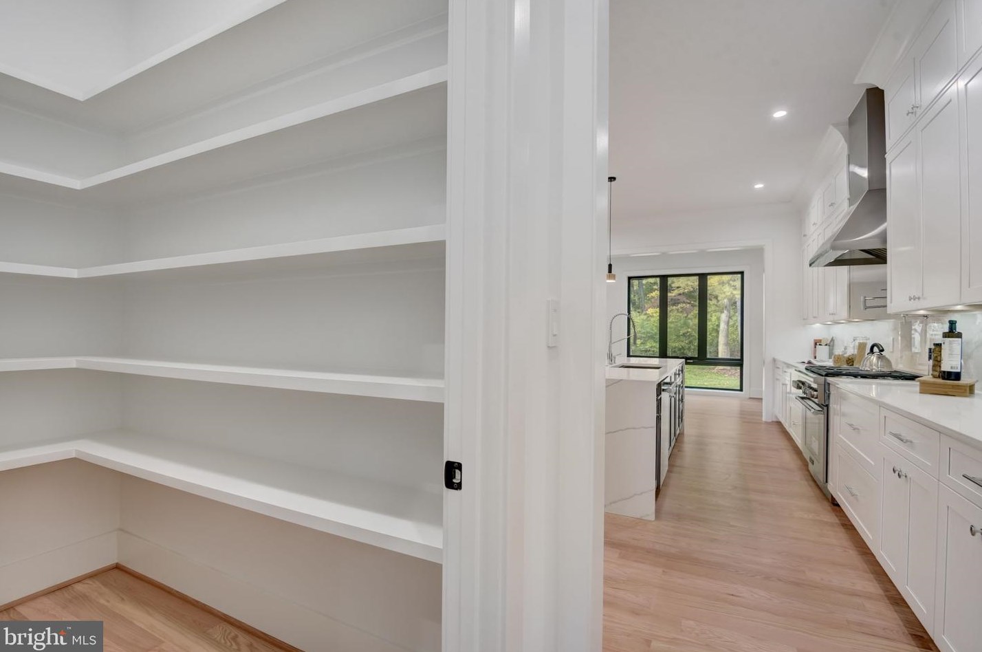 119 Moore Ave, Vienna VA  22180-5872 exterior