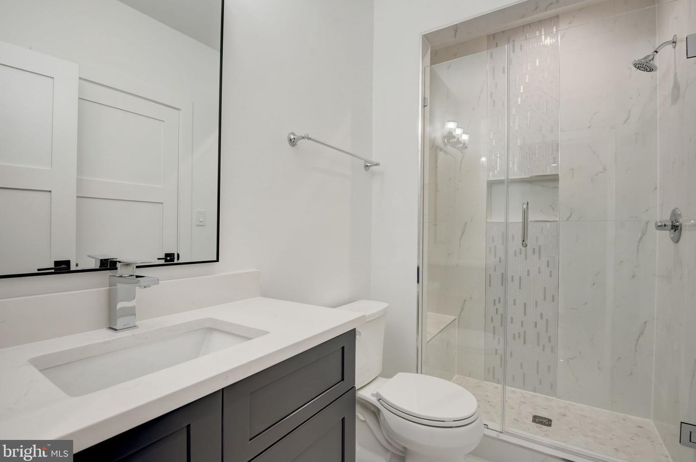 119 Moore Ave, Vienna VA  22180-5872 exterior