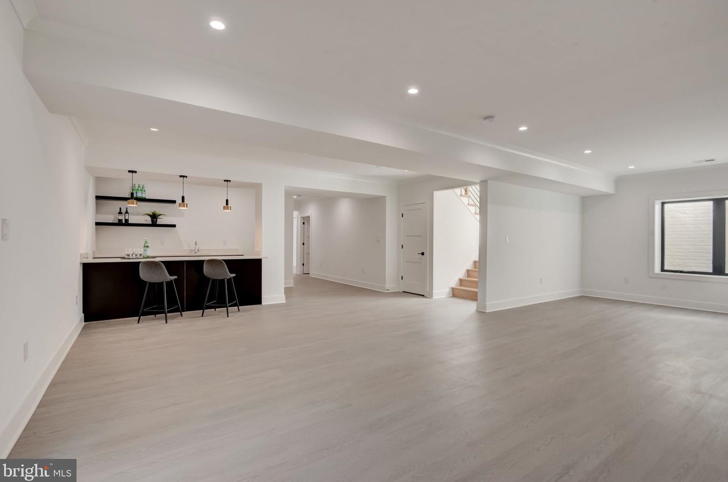 119 Moore Ave, Vienna VA  22180-5872 exterior