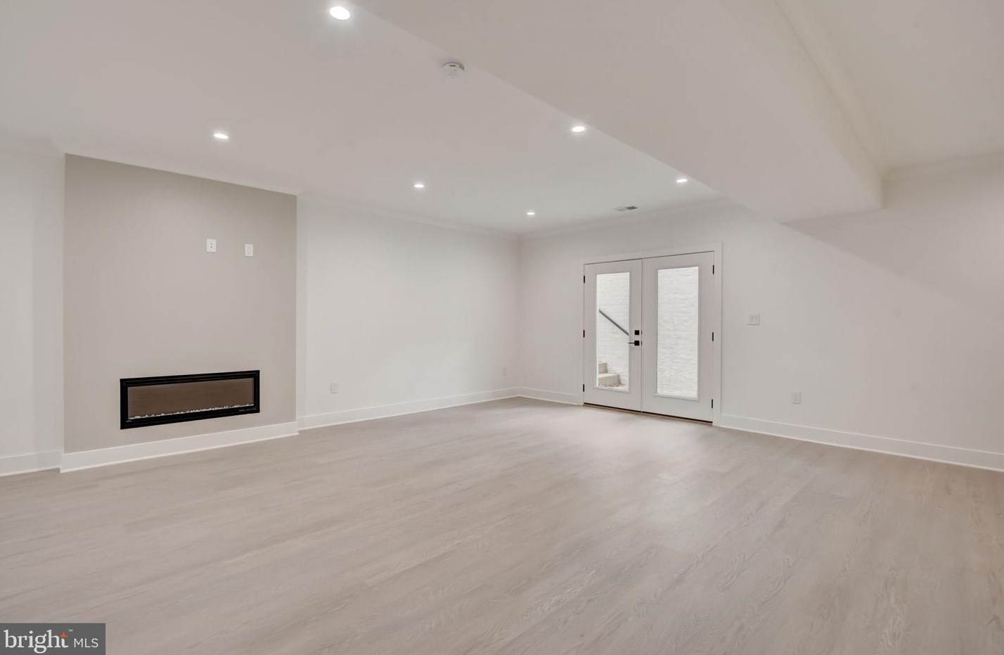 119 Moore Ave, Vienna VA  22180-5872 exterior