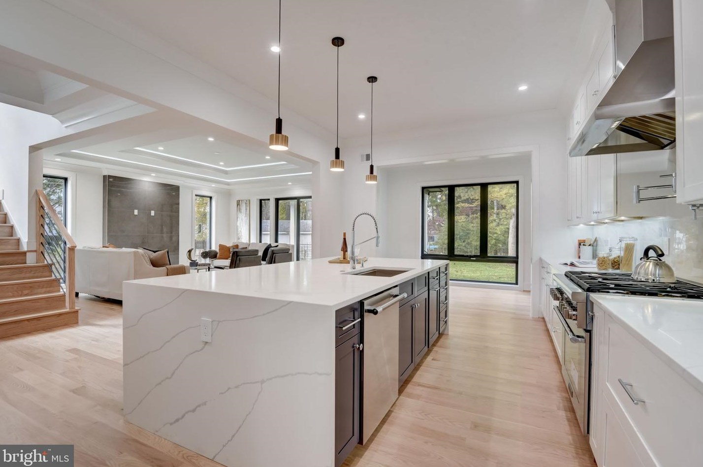 119 Moore Ave, Vienna VA  22180-5872 exterior