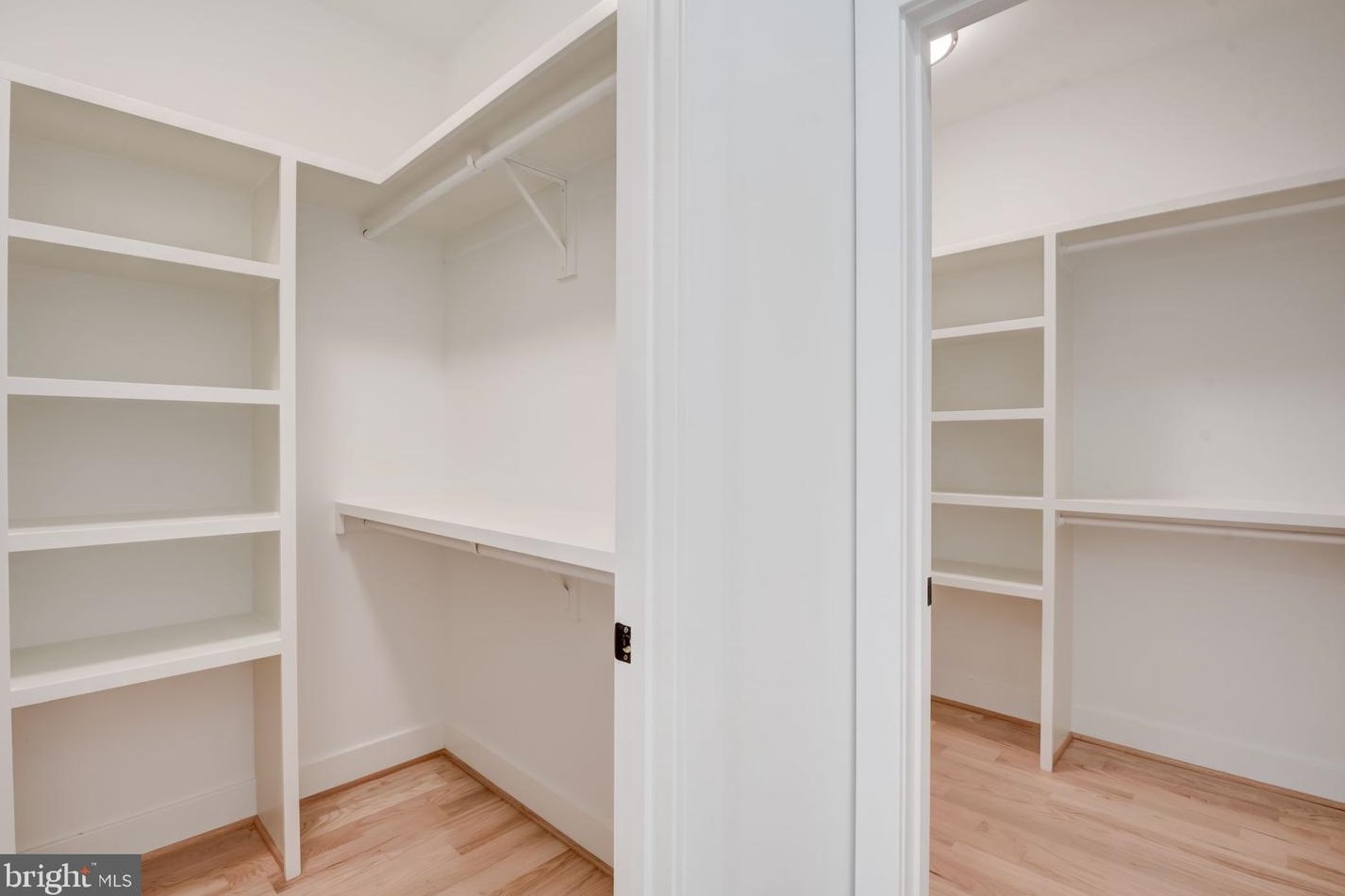 119 Moore Ave, Vienna VA  22180-5872 exterior