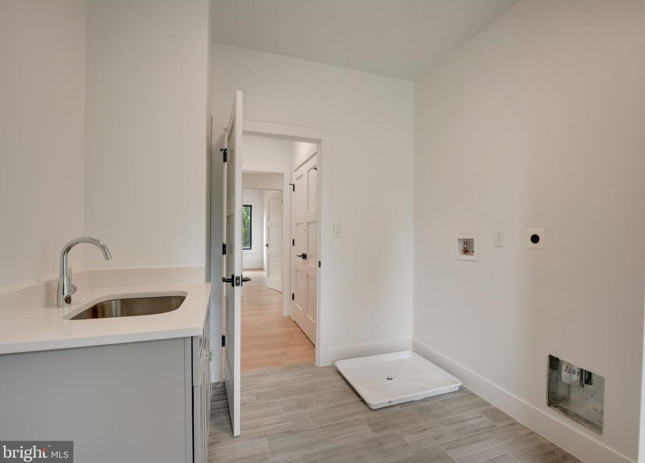 119 Moore Ave, Vienna VA  22180-5872 exterior