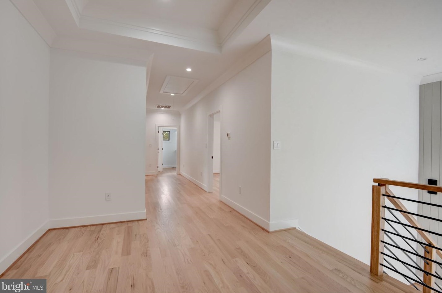 119 Moore Ave, Vienna VA  22180-5872 exterior