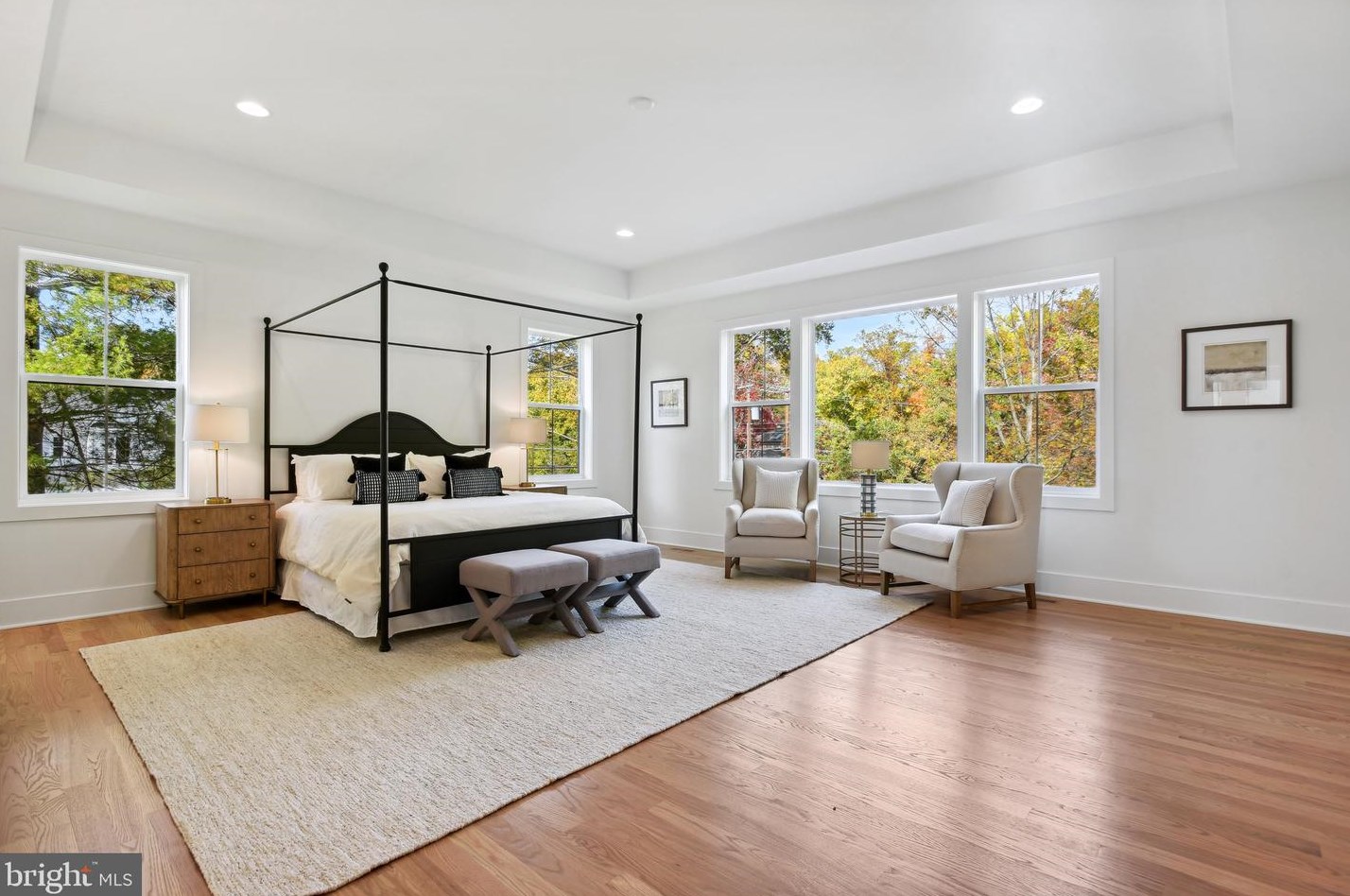 1002 Hillcrest Dr, Vienna VA  22180-6456 exterior