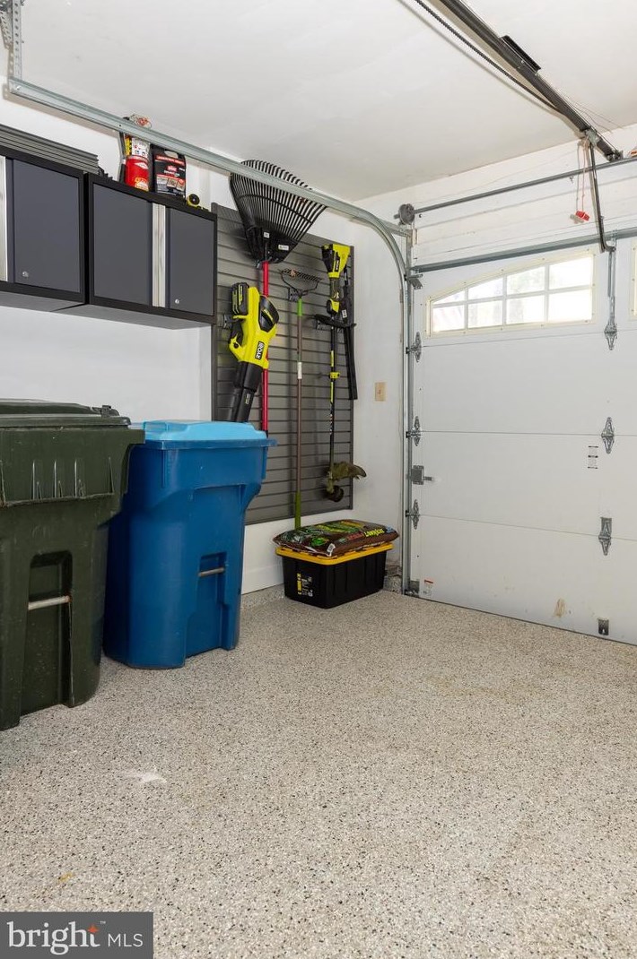 9741 Rolling Ridge Dr, Fairfax VA  22039-2915 exterior