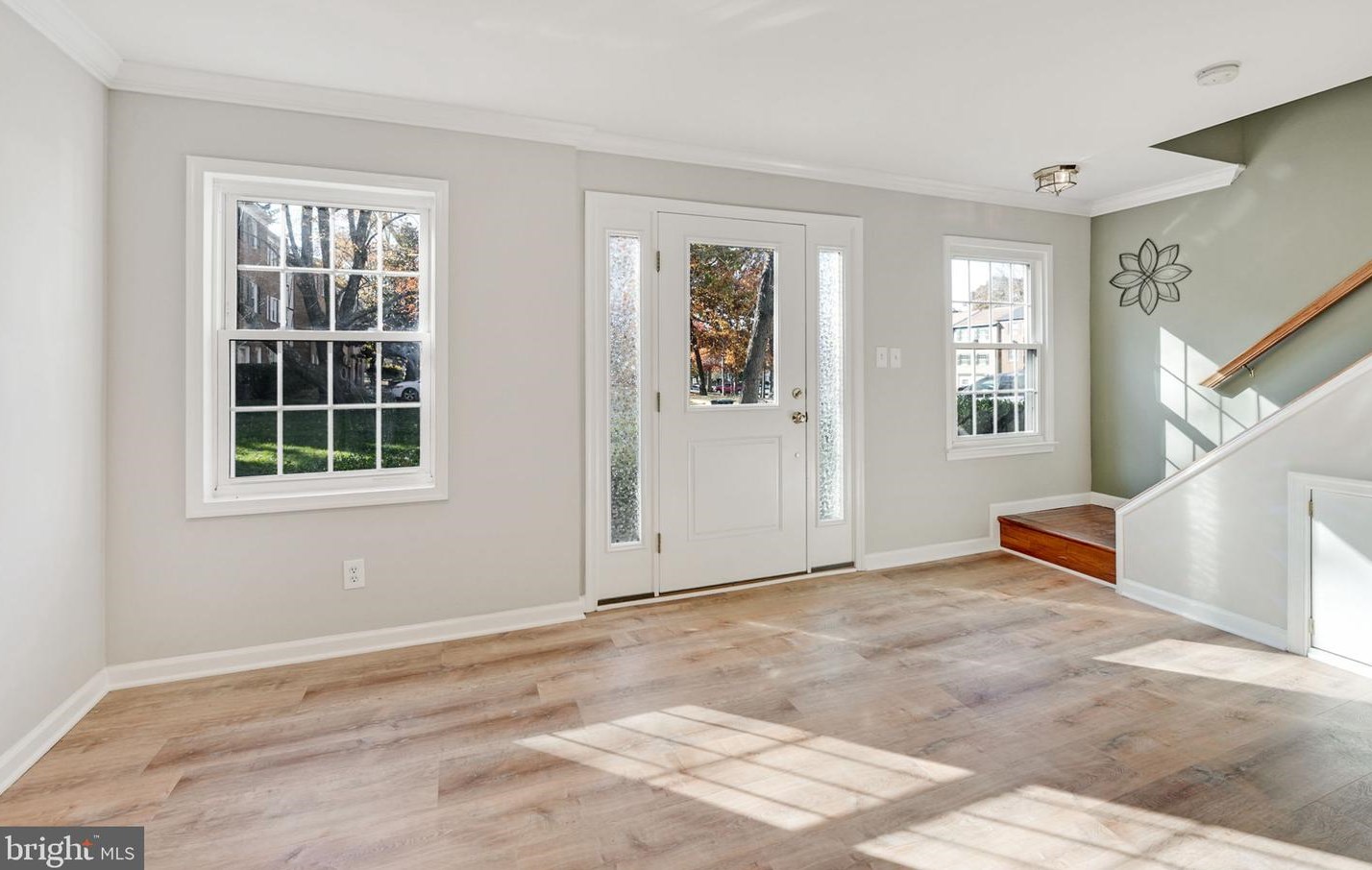14827 Hoxton Sq, Centreville VA  20120-1838 exterior