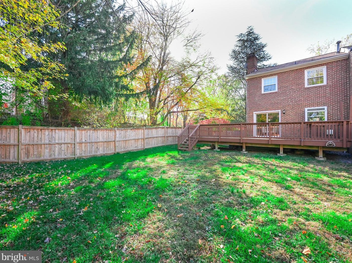14827 Hoxton Sq, Centreville VA  20120-1838 exterior