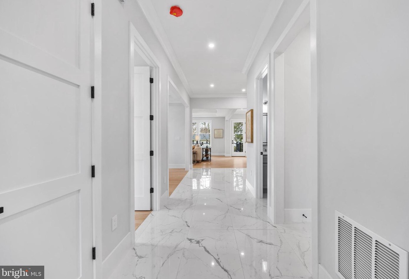 404 Orleans Cir, Vienna VA  22180-6470 exterior