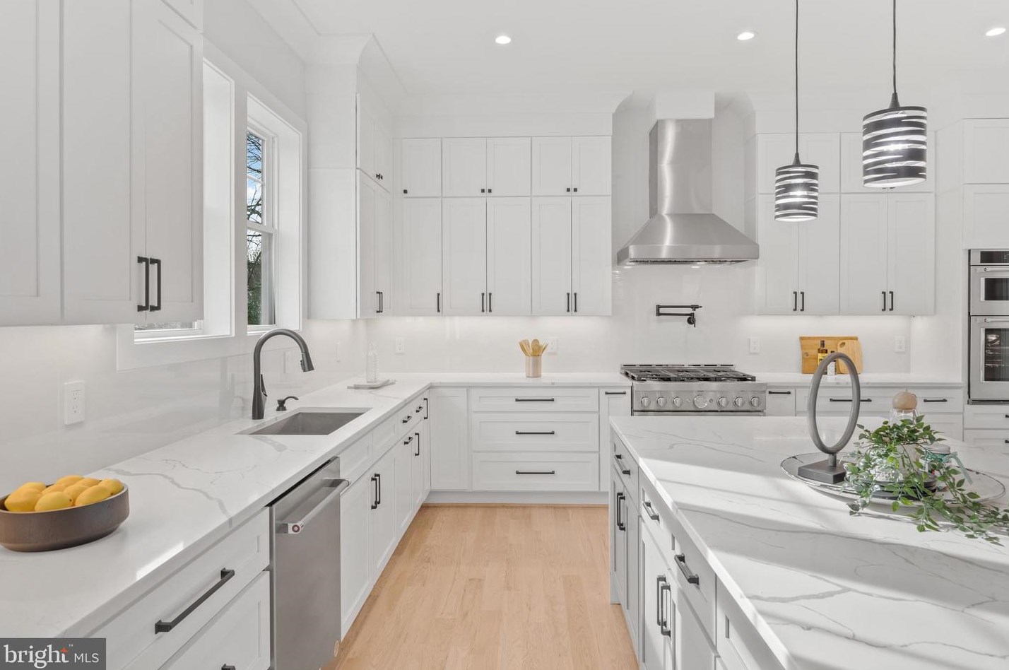 404 Orleans Cir, Vienna VA  22180-6470 exterior