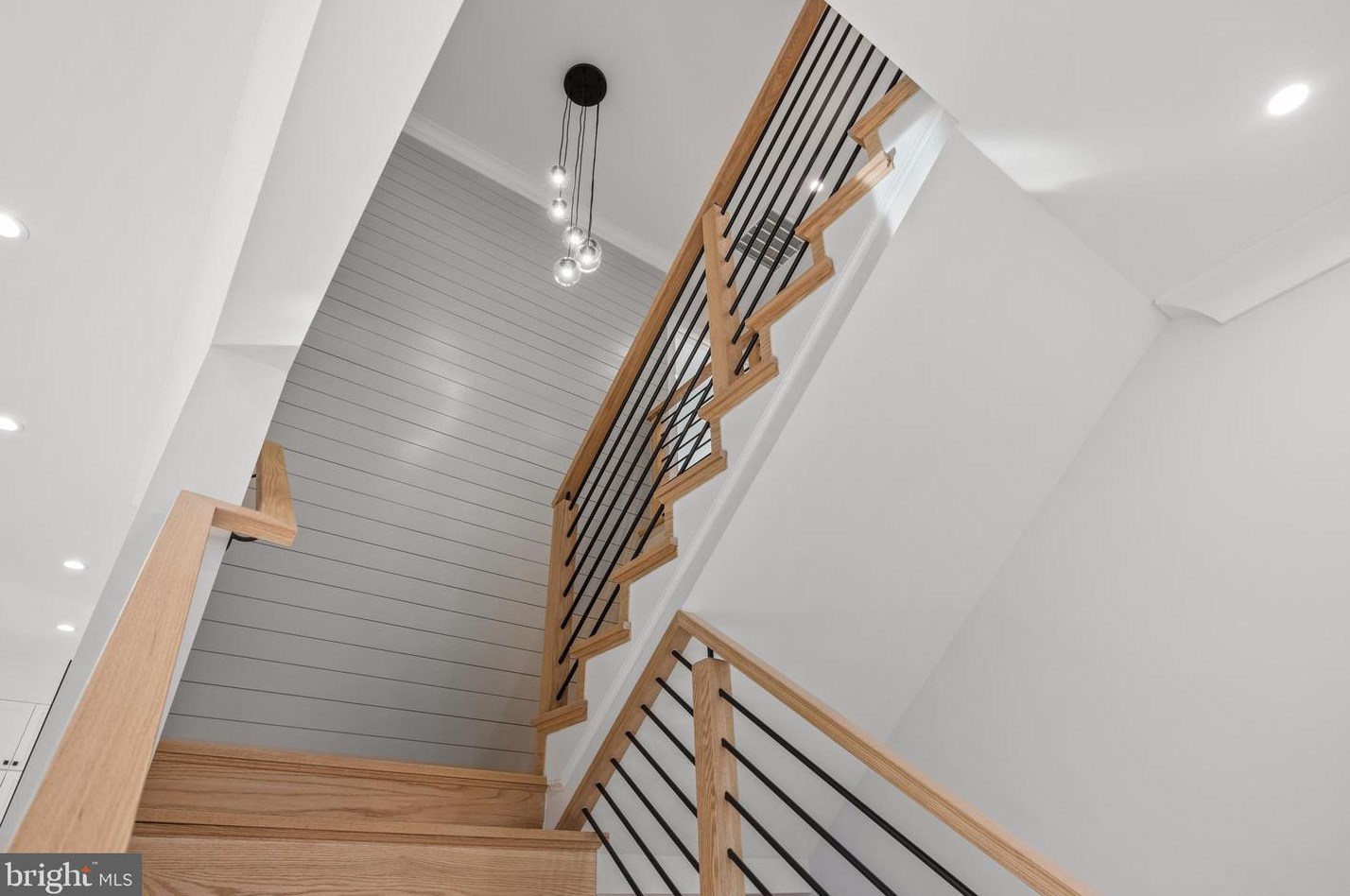 404 Orleans Cir, Vienna VA  22180-6470 exterior