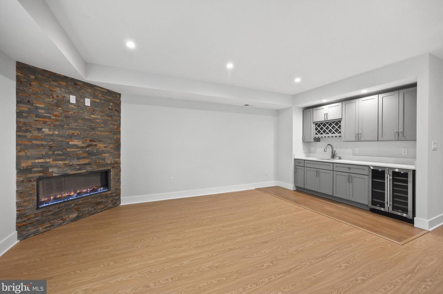 404 Orleans Cir, Vienna VA  22180-6470 exterior