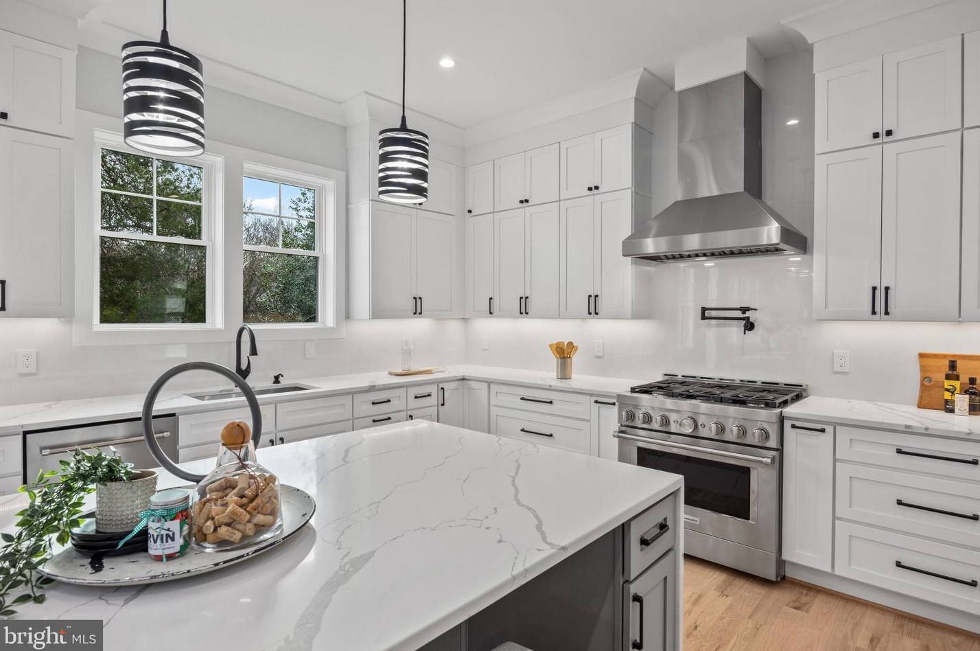 404 Orleans Cir, Vienna VA  22180-6470 exterior