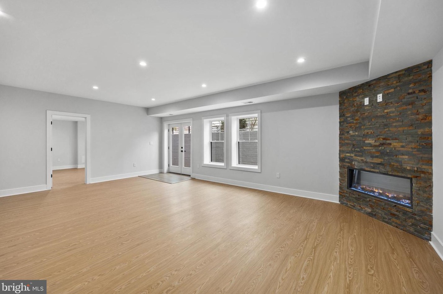 404 Orleans Cir, Vienna VA  22180-6470 exterior