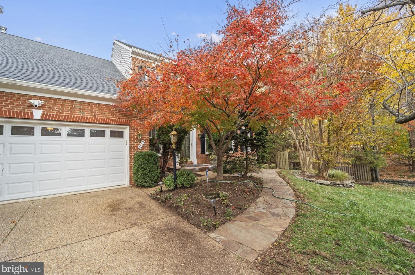 2073 Madrillon Rd, Vienna VA  22182-3782 exterior
