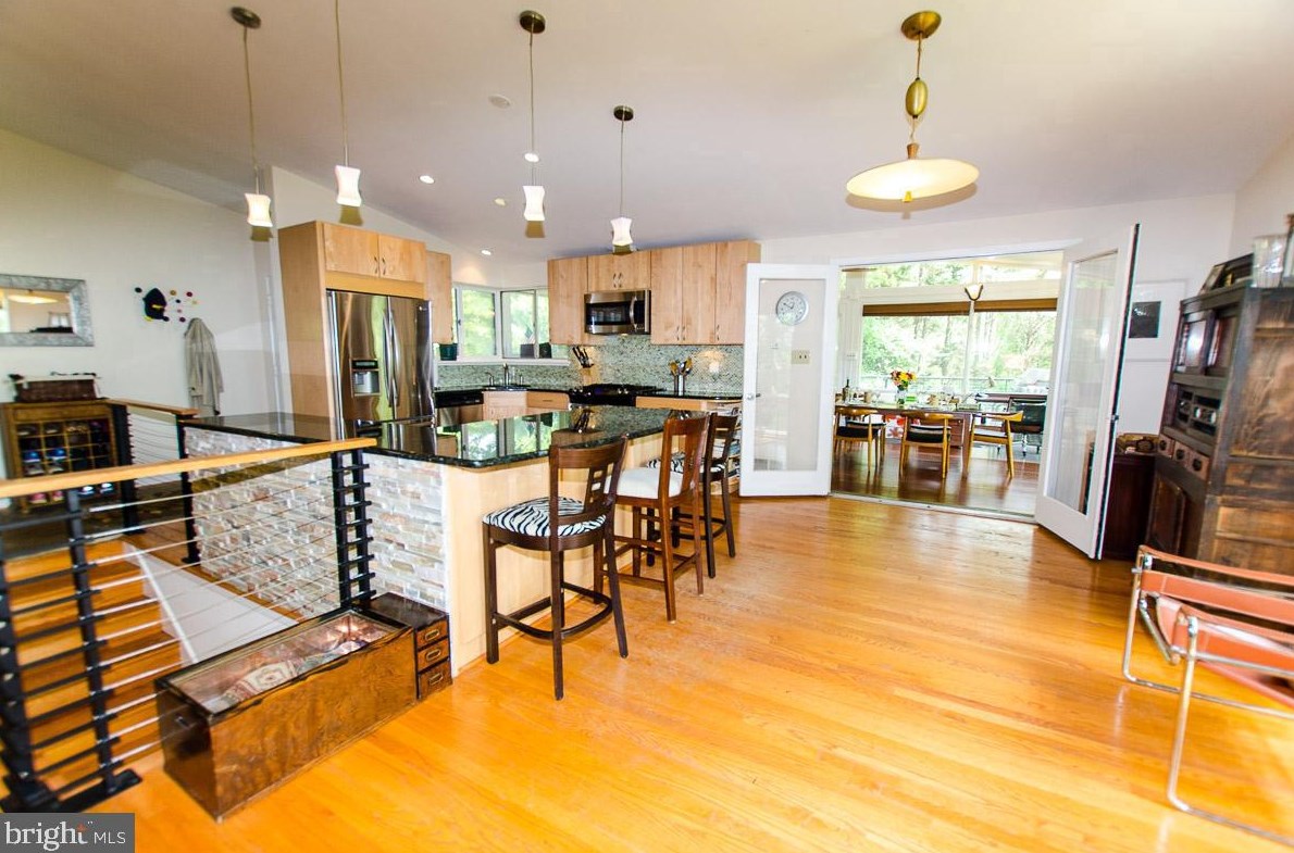 3709 Tollgate Ter, Falls Church VA  22041-1318 exterior