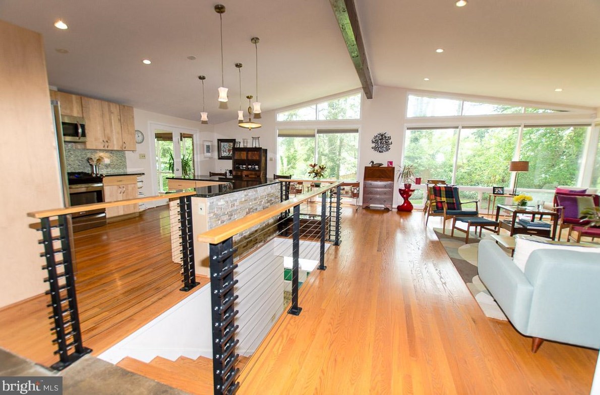 3709 Tollgate Ter, Falls Church VA  22041-1318 exterior