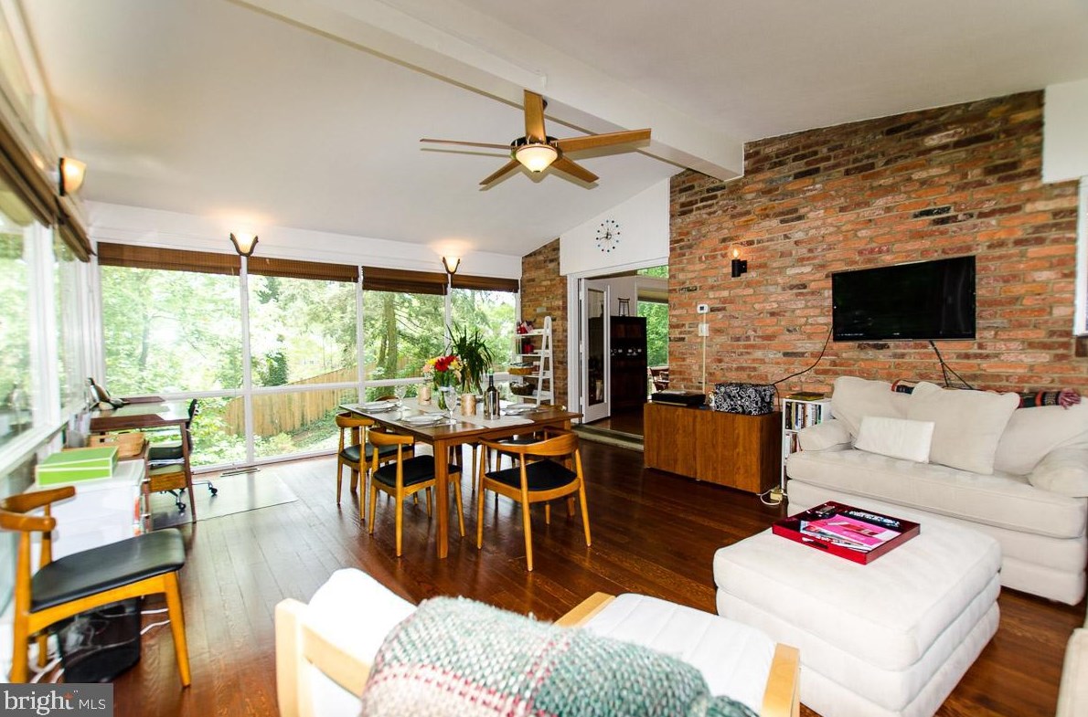 3709 Tollgate Ter, Falls Church VA  22041-1318 exterior