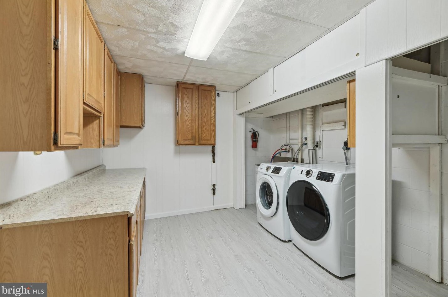 6620 Rosecroft Pl, Falls Church VA  22043-1827 exterior