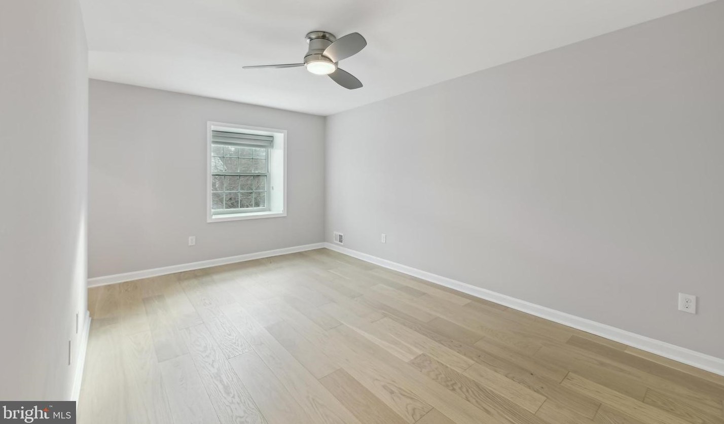 6620 Rosecroft Pl, Falls Church VA  22043-1827 exterior