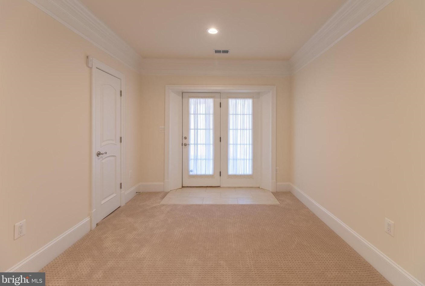 3445 Gallows Rd, Falls Church VA  22042-3340 exterior