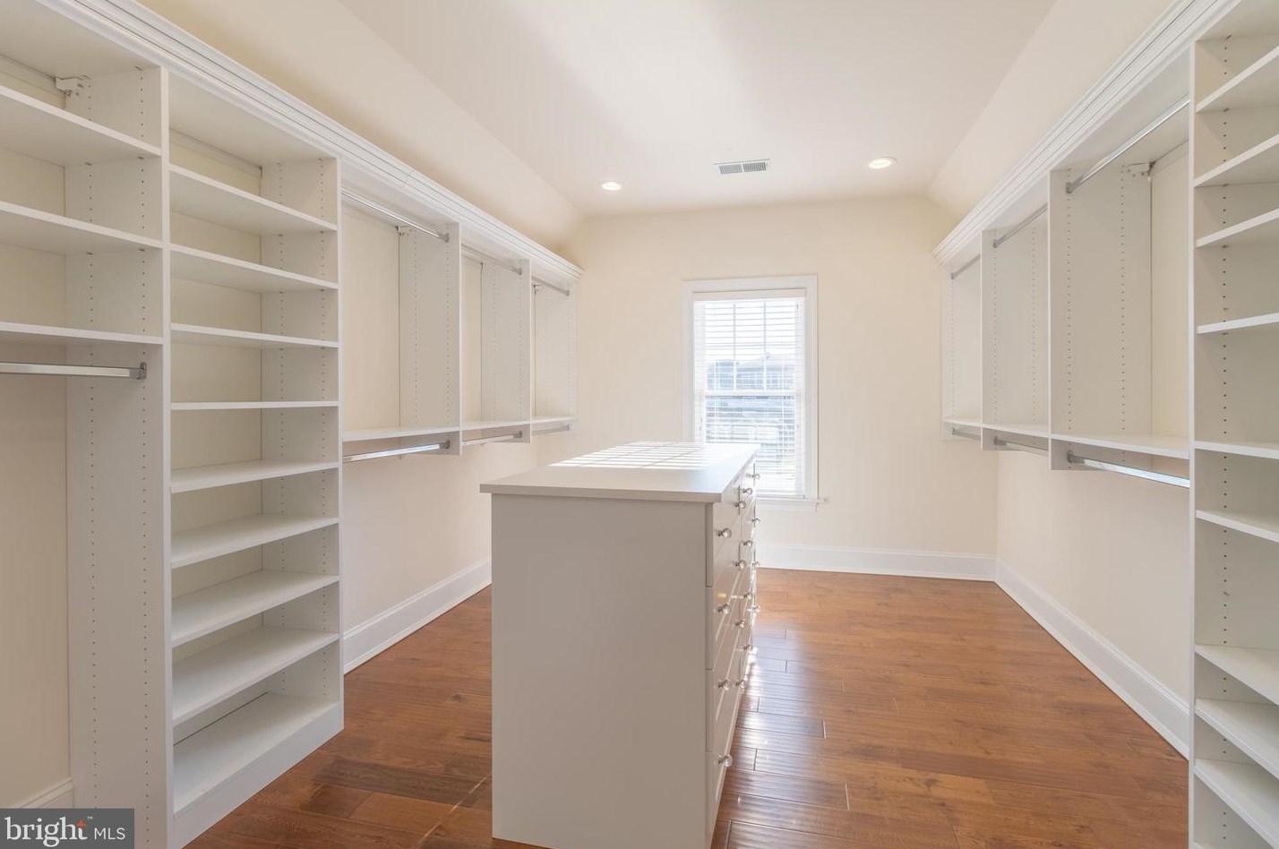 3445 Gallows Rd, Falls Church VA  22042-3340 exterior