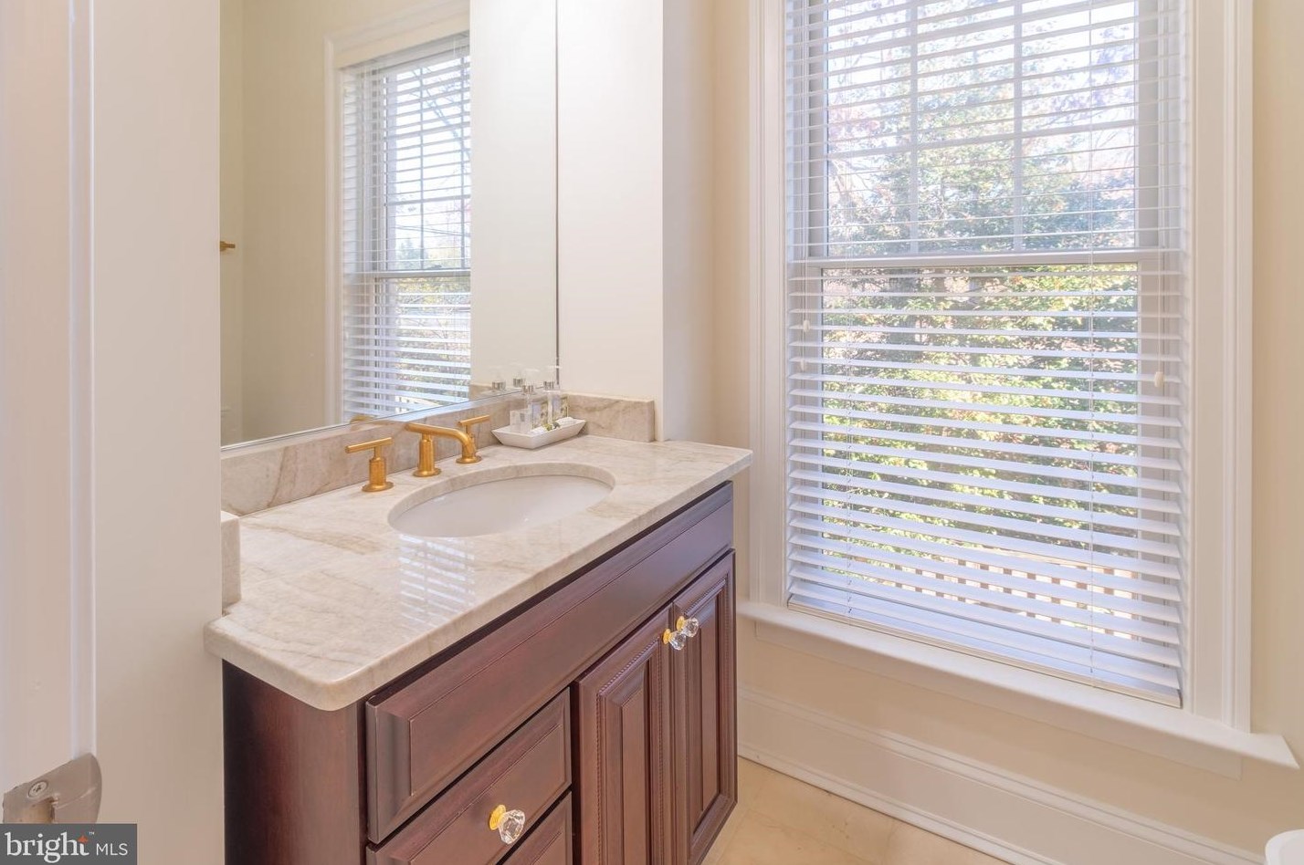 3445 Gallows Rd, Falls Church VA  22042-3340 exterior