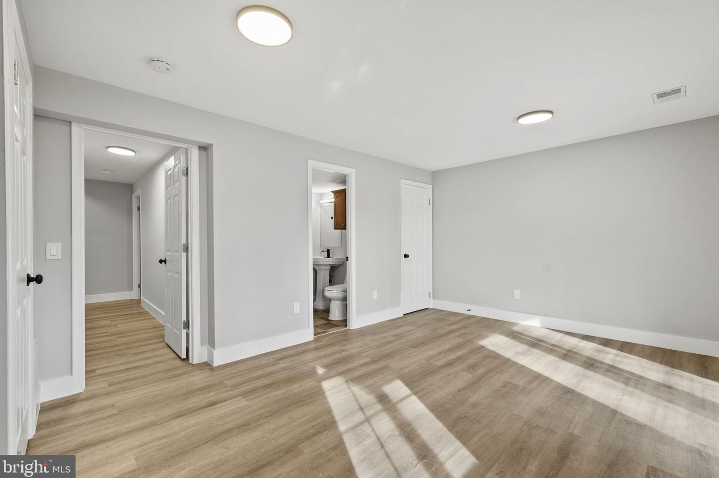 14944 Ampstead Ct, Centreville VA  20120-1849 exterior