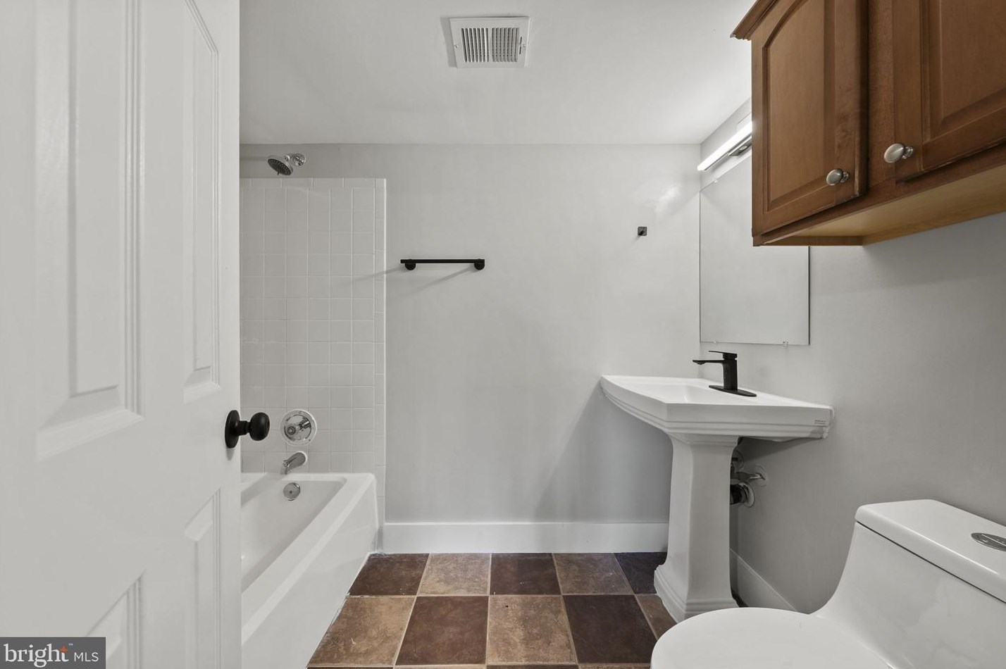 14944 Ampstead Ct, Centreville VA  20120-1849 exterior