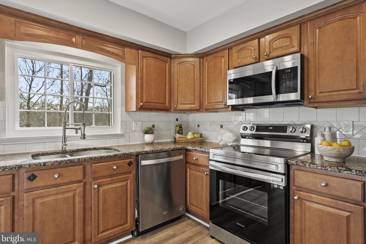 14944 Ampstead Ct, Centreville VA  20120-1849 exterior