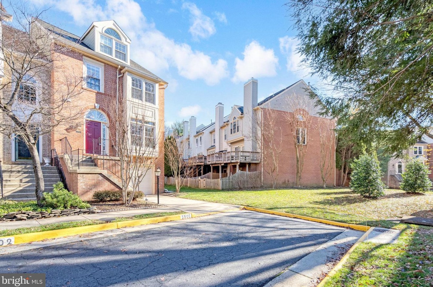 3900 Clares Ct, Fairfax VA  22033-4640 exterior