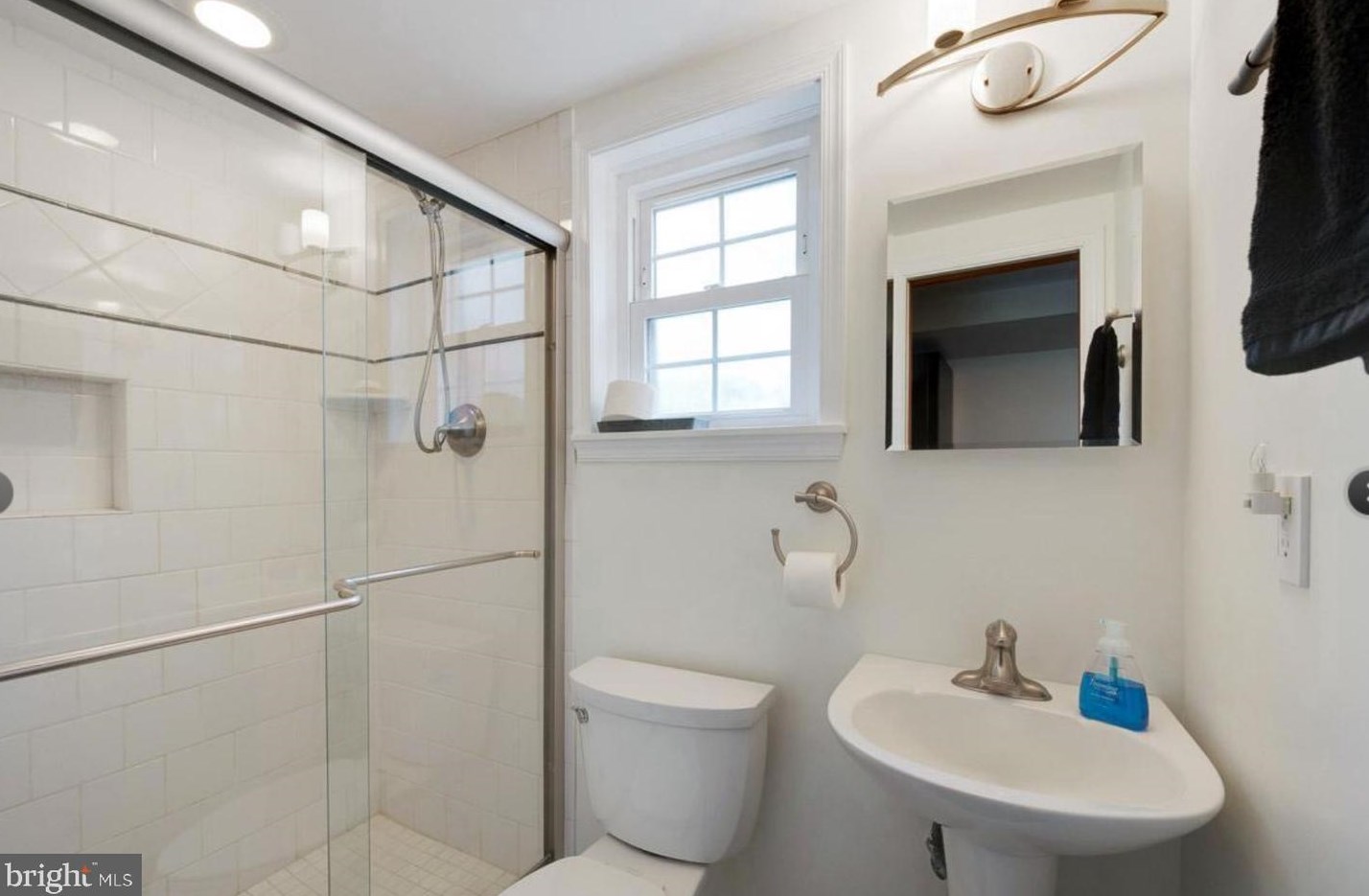 6801 Dillon Ave, Mc Lean VA  22101-4435 exterior