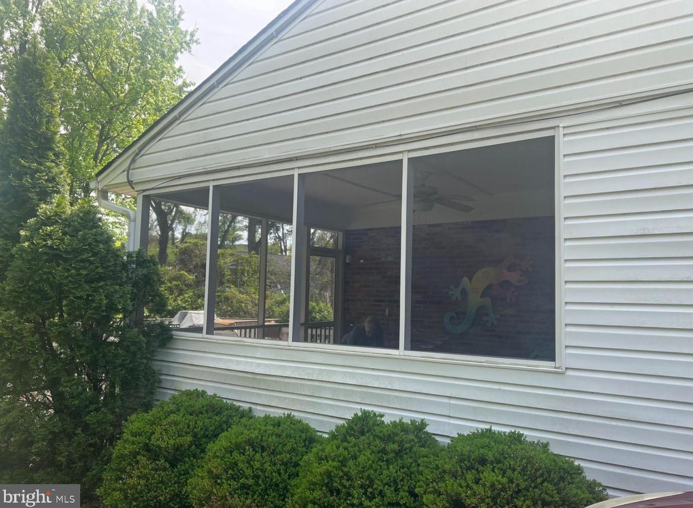 6801 Dillon Ave, Mc Lean VA  22101-4435 exterior