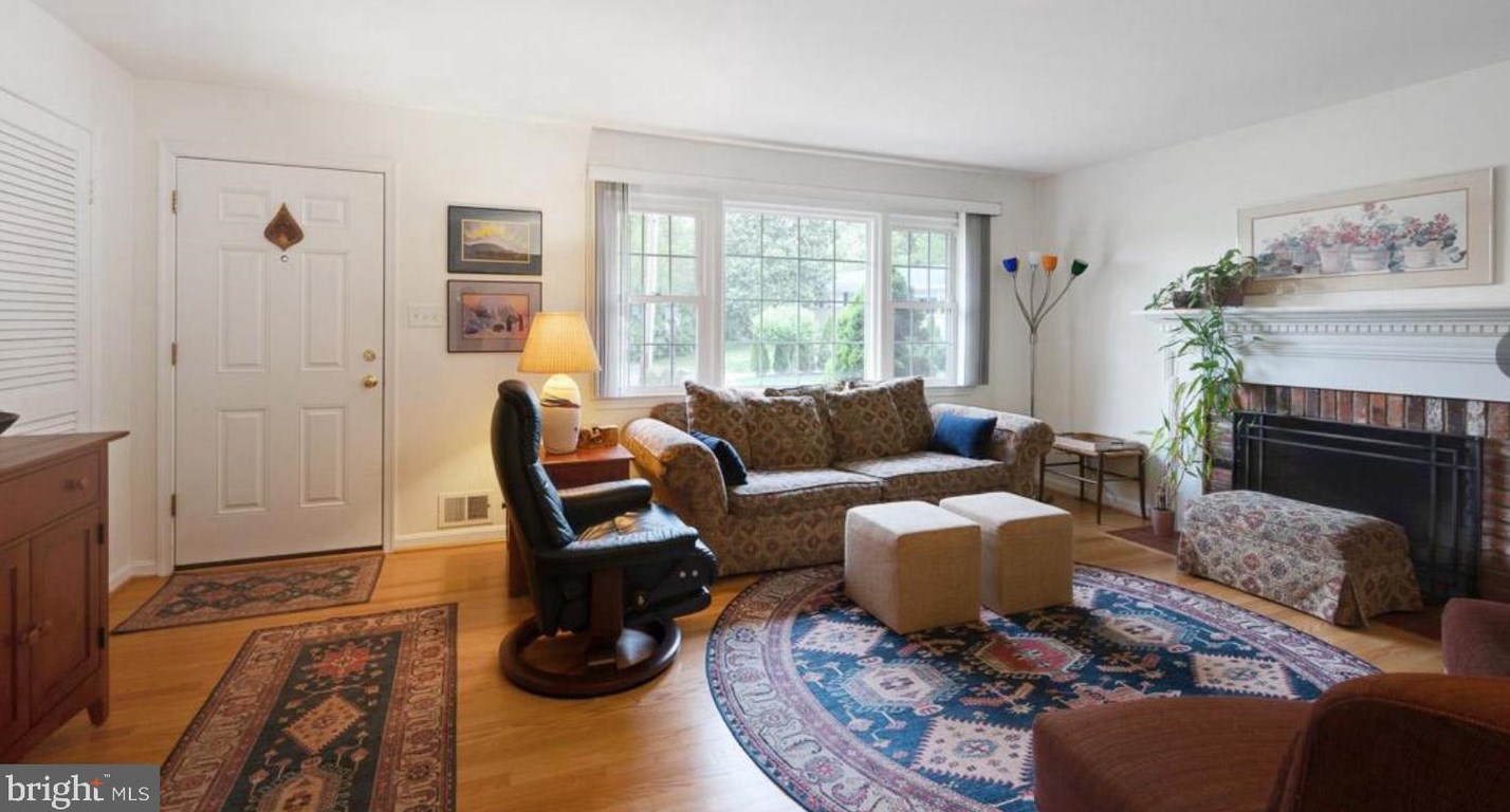 6801 Dillon Ave, Mc Lean VA  22101-4435 exterior