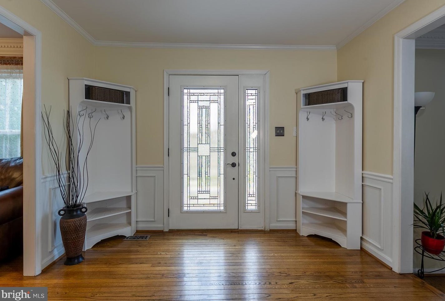 1700 Abbey Oak Dr, Vienna VA  22182-1901 exterior
